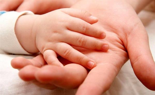 نحوه توضیح به کودکان درباره حملات/ چه‌جملاتی به کودک بگوییم؟