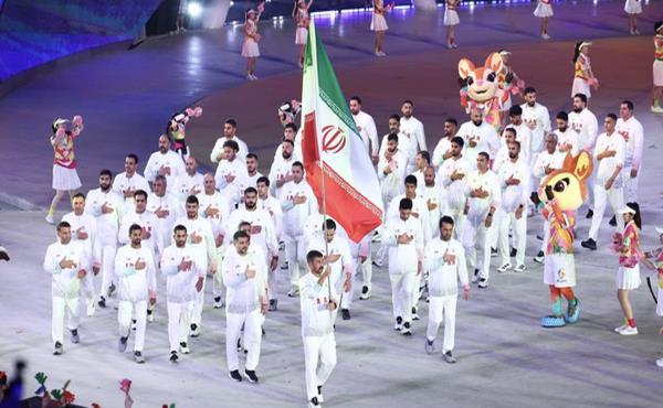 رژه کاروان ورزشکاران ایران با نام شهدای ناو دنا